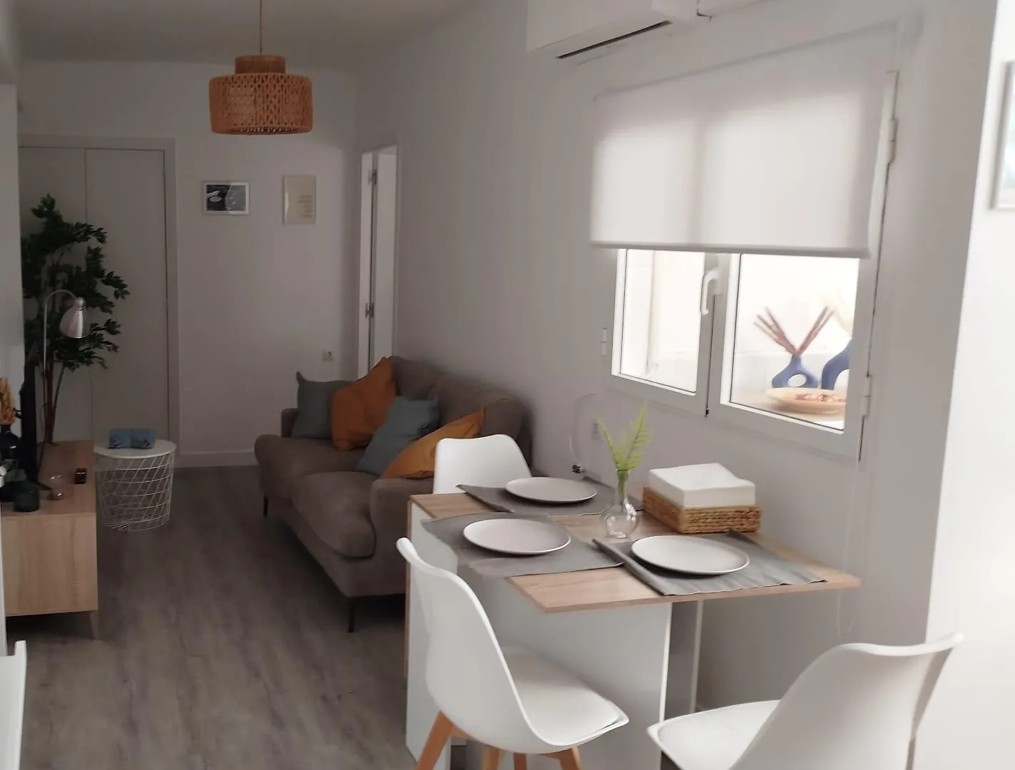 El Caprichito - Fantastico Piso Reformado A 20 Metros De La Playa Apartment Almeria
