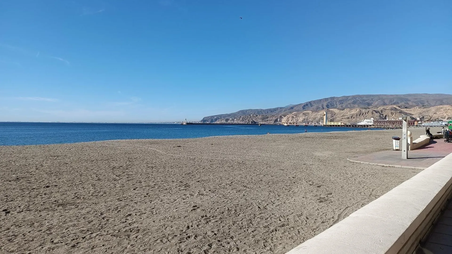 El Caprichito - Fantastico Piso Reformado A 20 Metros De La Playa Apartment Almeria