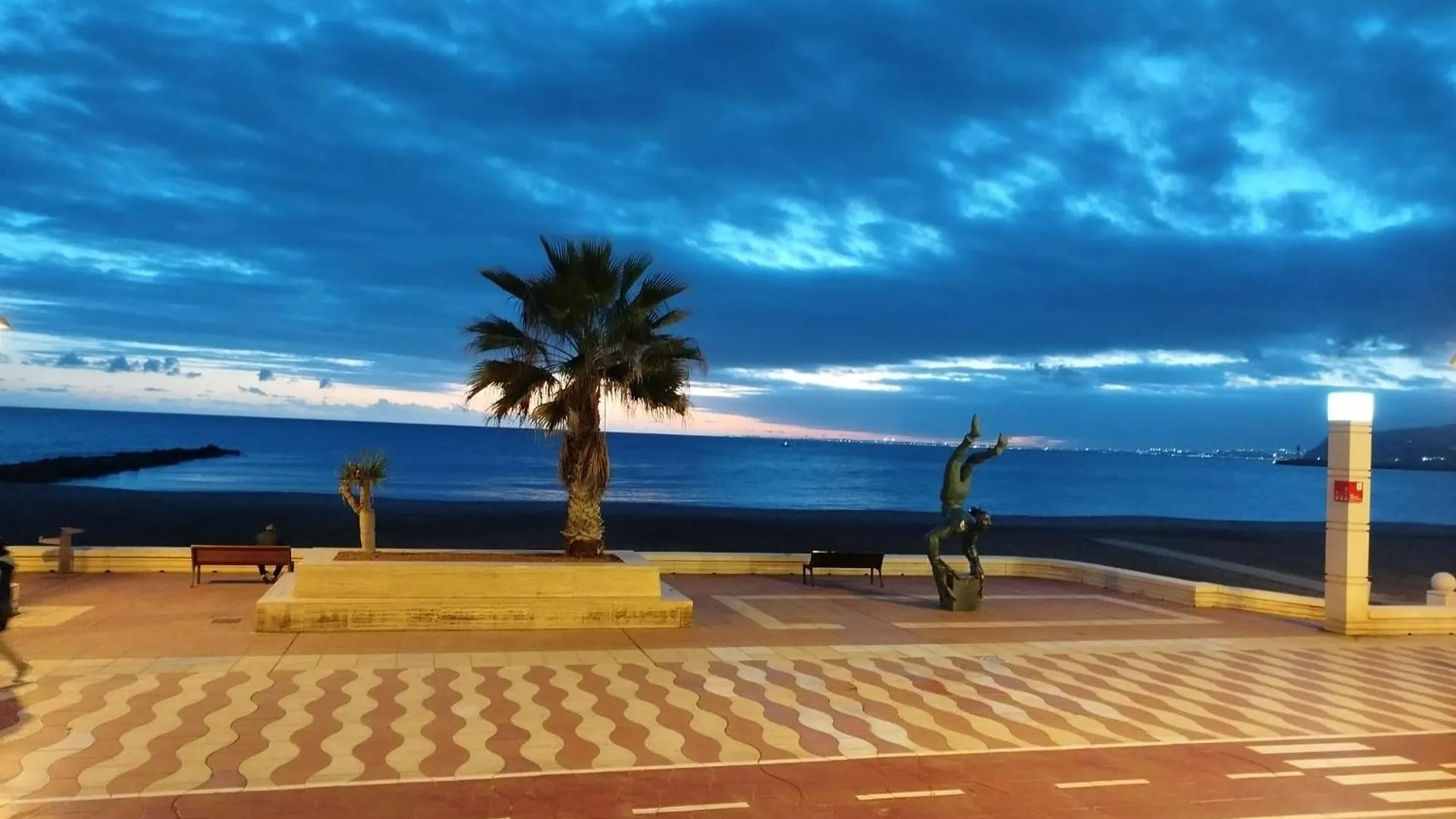 El Caprichito - Fantastico Piso Reformado A 20 Metros De La Playa Apartment Almeria 0*,