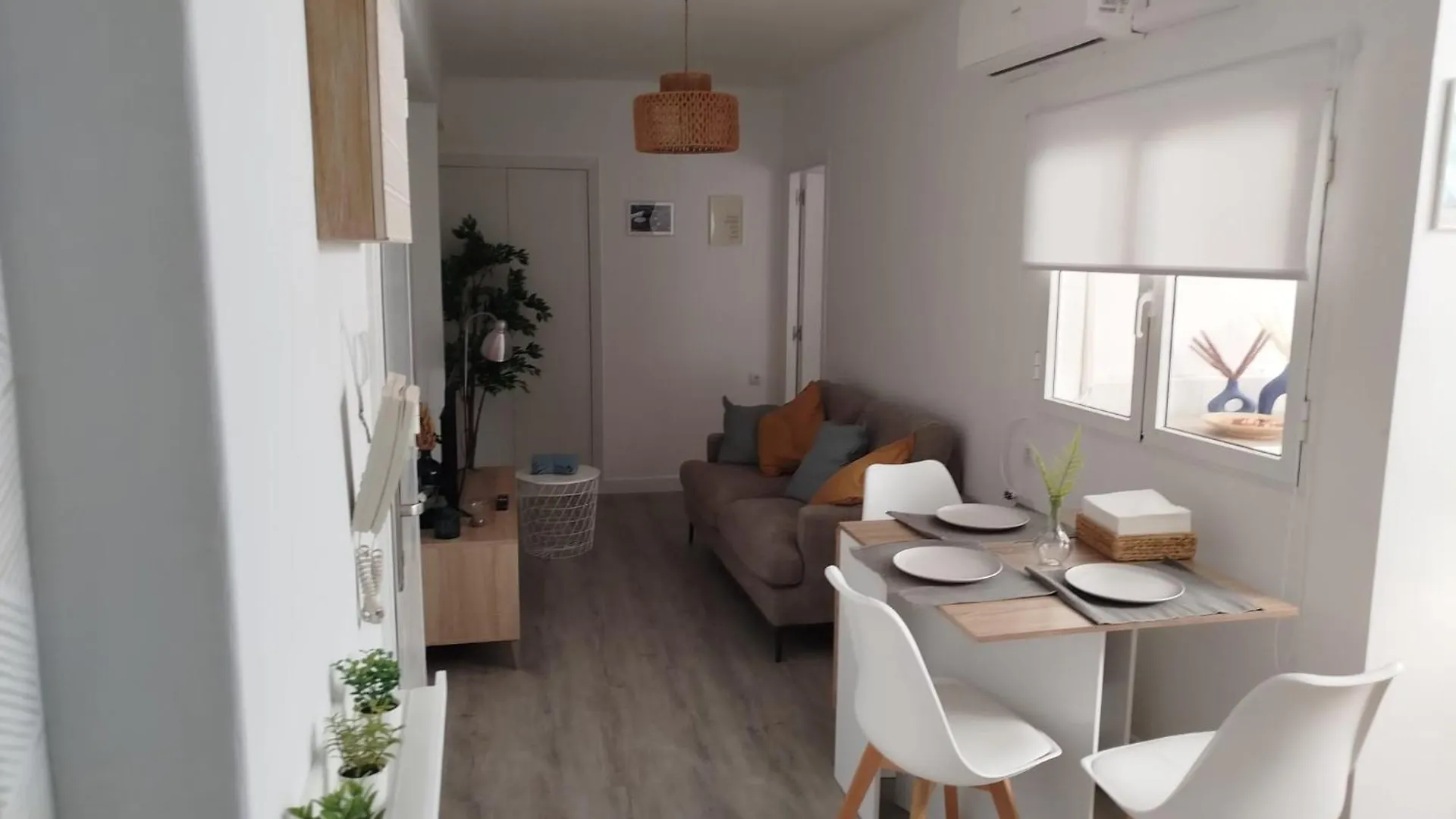 El Caprichito - Fantastico Piso Reformado A 20 Metros De La Playa Apartment Almeria