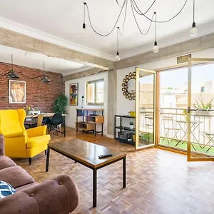 Lifehouse Cathedral * Free Parking* Superiorwifi* Apartment